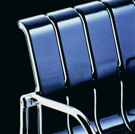 Stuhl- und Banksystem „Grün 80“,   ausgewählt für die Ausstellung:  „Mehrwerte – Schweiz und Design – die 80er Jahre“ Museum für Gestaltung   Zürich, CH